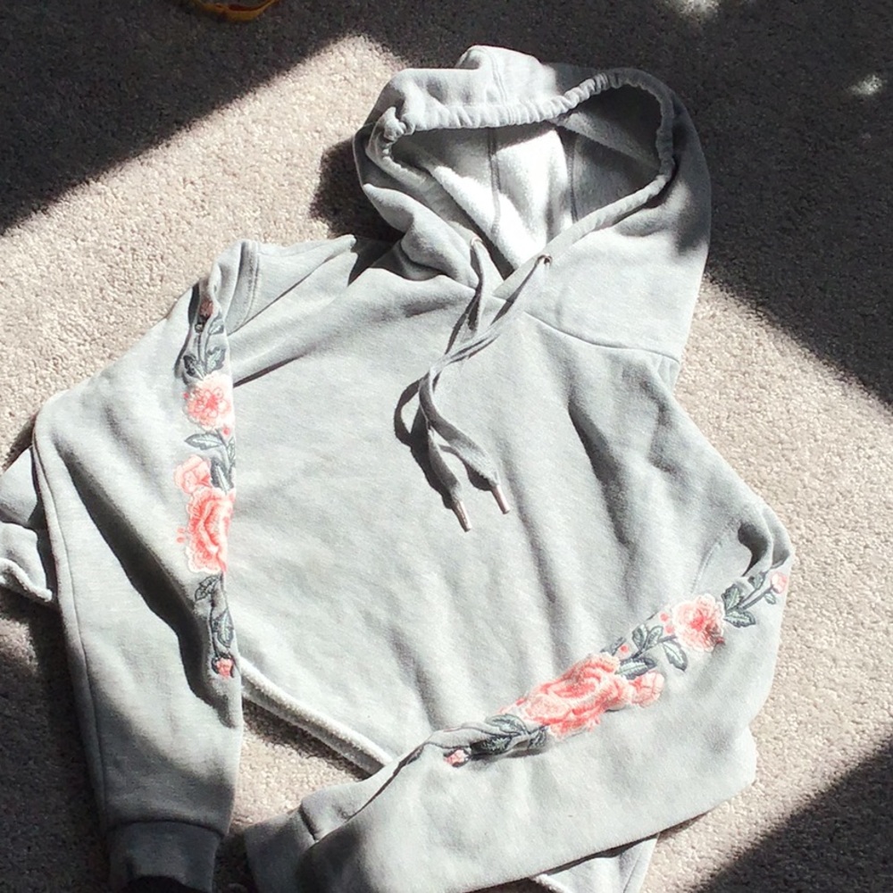 Flowers crop-top sweater